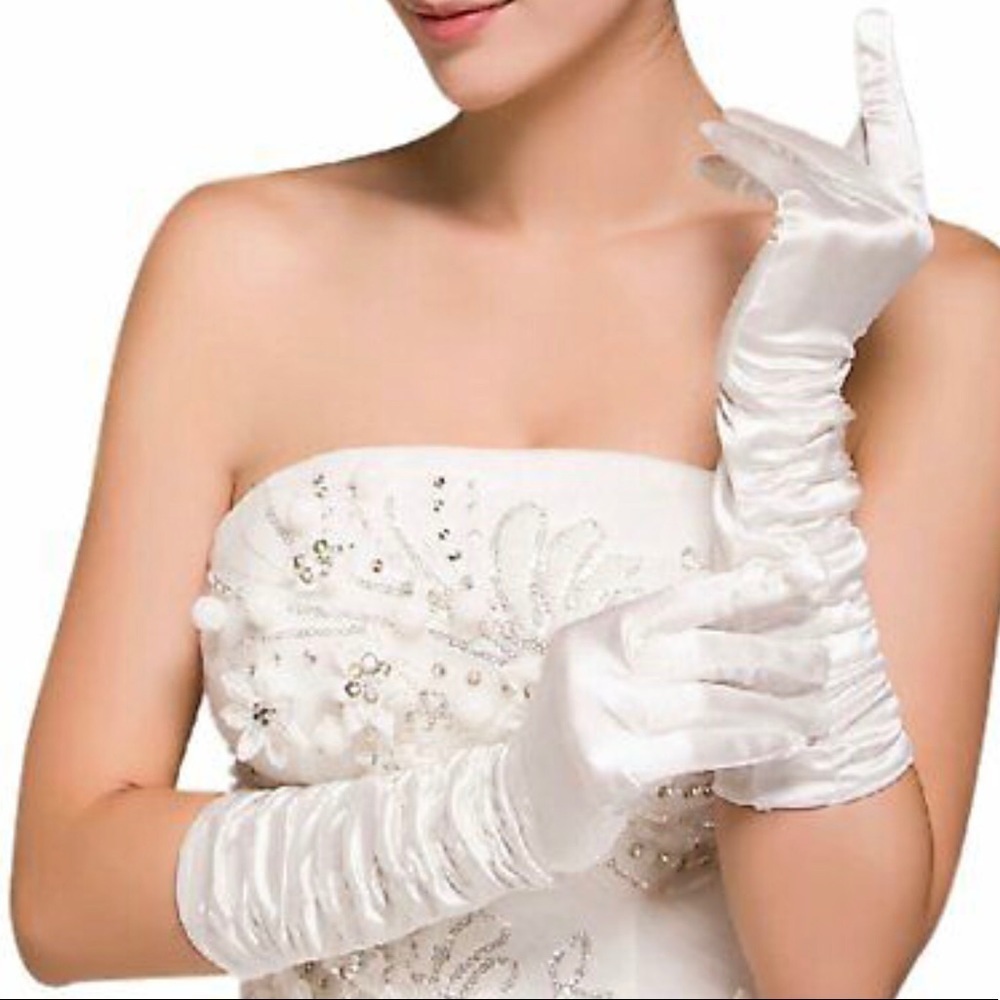 Elegant Formal Gloves with Form Fitting Gathering